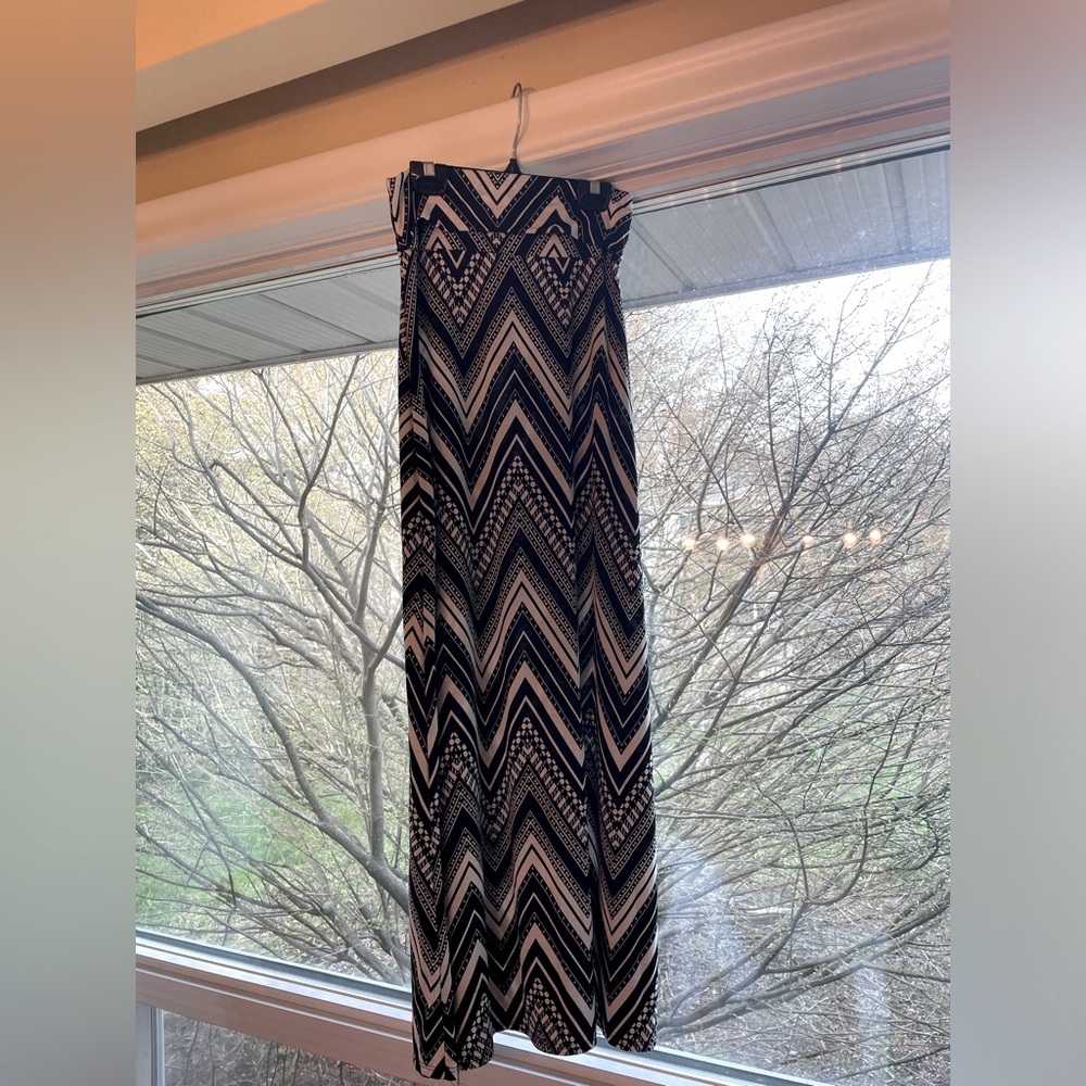 Moa Moa Long Black and White Skirt Size: Small